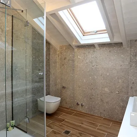 ヴィラ Vozos アリラス